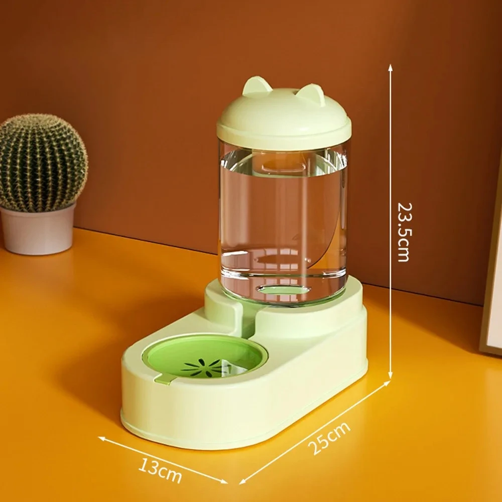 Distributeur eau automatique vert avec couvercle oreilles, gamelle verte, dimensions indiquées