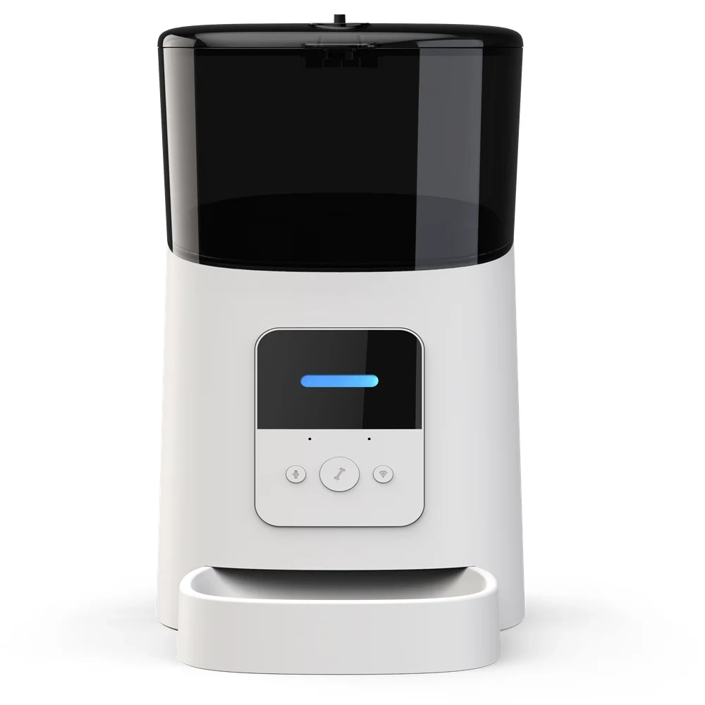Face avant du distributeur croquette blanc avec écran LCD bleu et trois boutons de contrôle