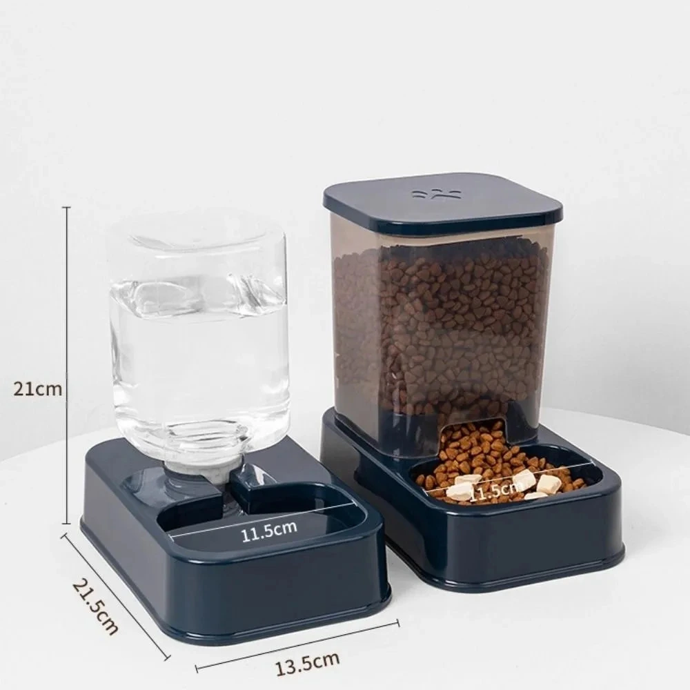 Distributeur eau et croquettes chat automatique noir avec dimensions 13,5 x 21,5 x 21 cm
