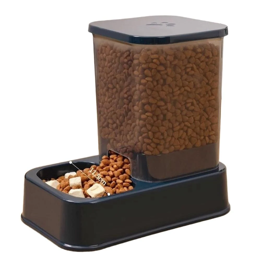 Distributeur croquettes automatique pour chat coloris noir avec gamelle remplie