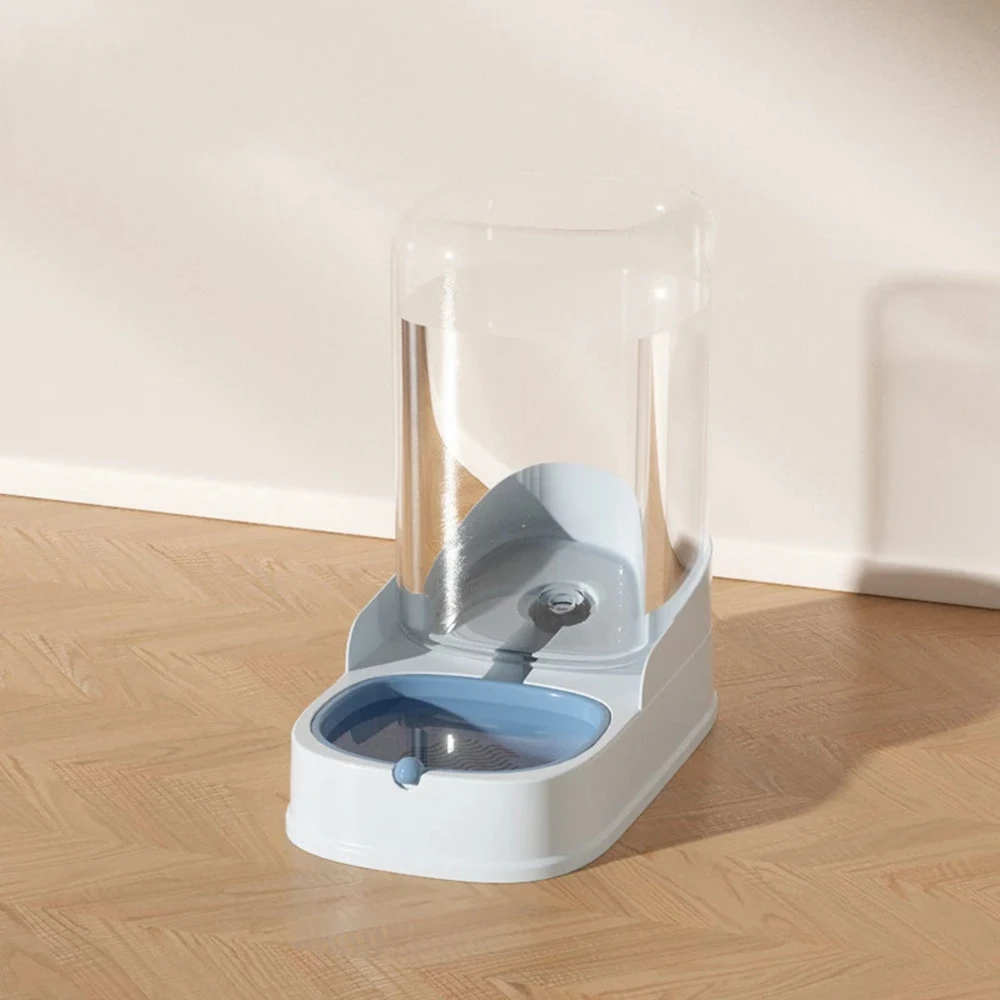 Fontaine à eau pour chat coloris bleu, réservoir transparent et base assortie